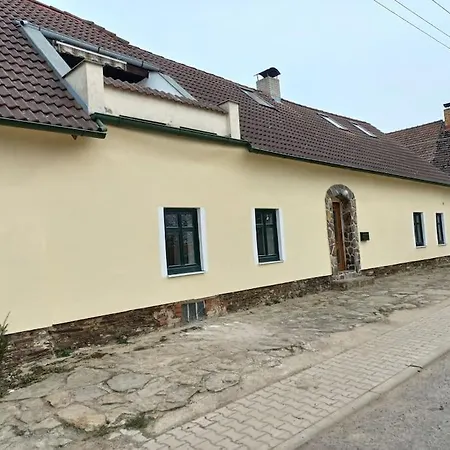 V Obci Radenin