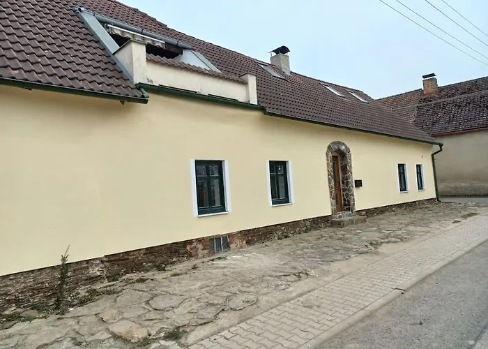 V Obci Radenin